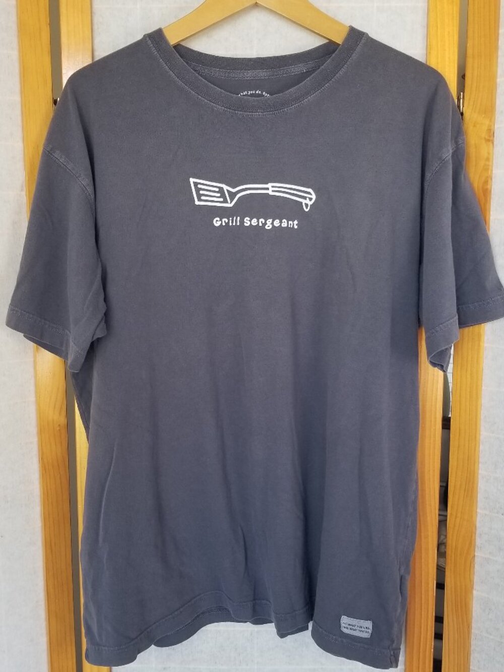 Life is Good GRILL SERGEANT T-Shirt Gray Short Sleeve Size Large